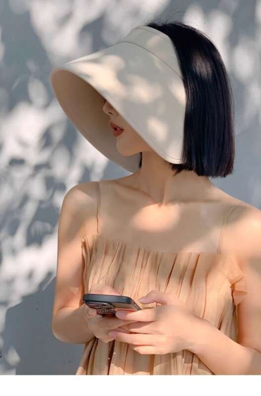 Surrounding Women In Summer, Wih A Large Brim And An Empy Op. New Sun Proecion Ha For Oudoor Cycling, UV_voghion.com