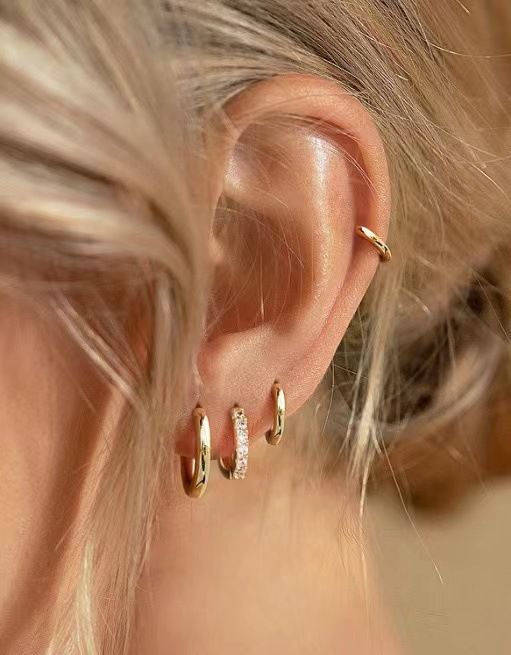 Brincos redondos versáteis com incrustação de zircônia na moda, galvanizados a ouro verdadeiro, conjunto de brincos para mulheres_voghion.com