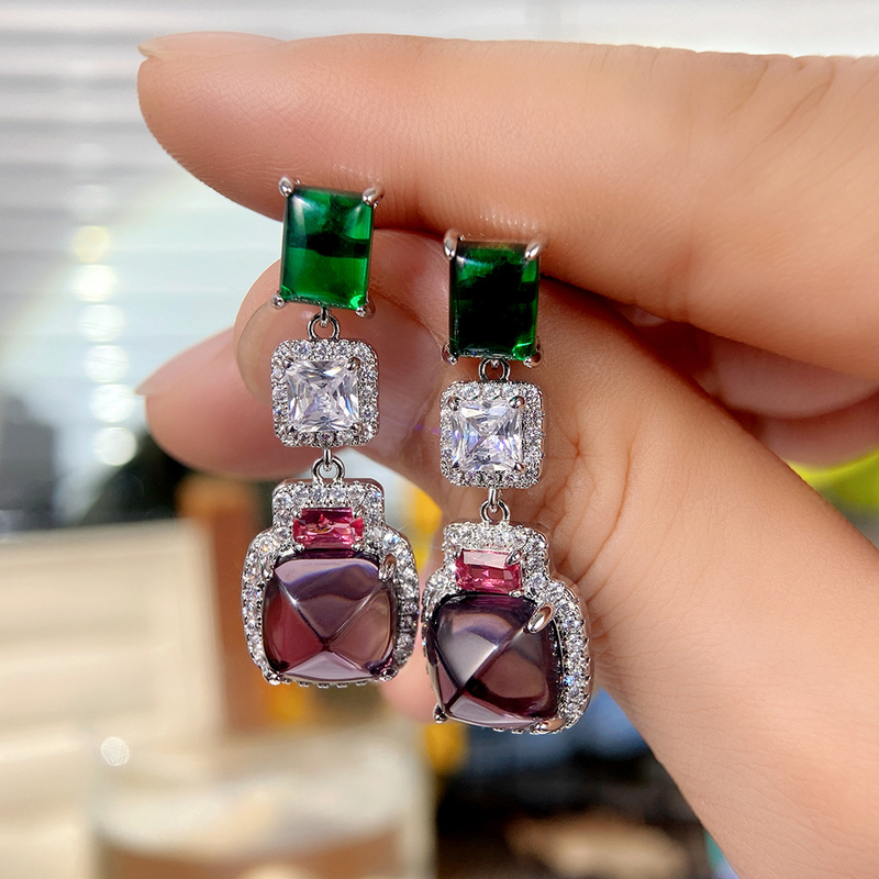 Kolczyki kontrastowe Cao Shifeng Emerald z Sense, Kolczyki gwiazd, Modna kolacja w połączeniu z kolczykami_voghion.com