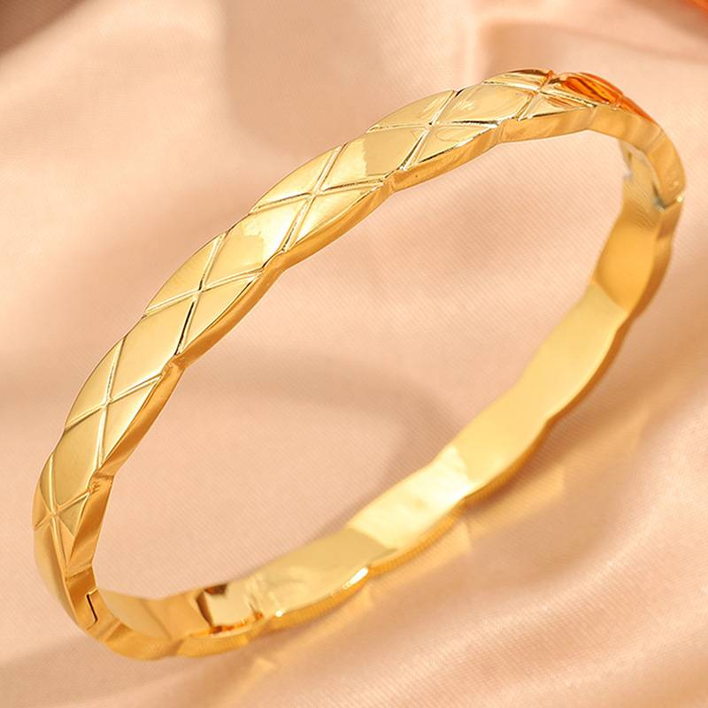 Diamond-patterned Stainless Steel Bracelet, High-end Diamond-shaped Titanium Steel Bracelet That Does Not Fade._voghion.com