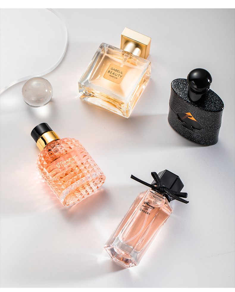 Nuovo set di profumi da donna in saldo, set da quattro pezzi, un set completo di popolari profumi da donna per studenti, set di profumi freschi e durevoli_voghion.com