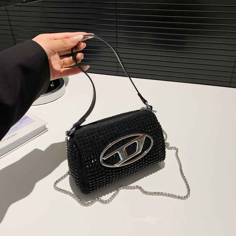 Bolso de hombro de lujo para mujer, con superficie brillante de metal, letras tachonadas, gran capacidad, cremallera, correa ajustable, multifunción, para uso diario, 17,5 x 7 x 10,5 cm._voghion.com