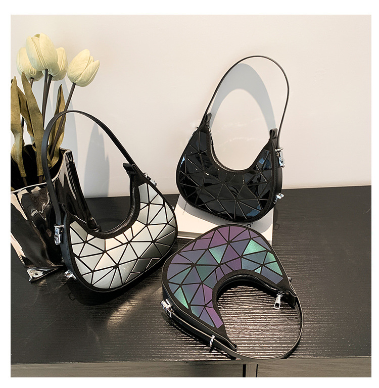 Trendige Mode Umhängetasche 2023 Allgleiches Neue Netz Rote Tasche Retro Neue Crescent Tasche Einfache Tragbare Unterarm Tasche_voghion.com