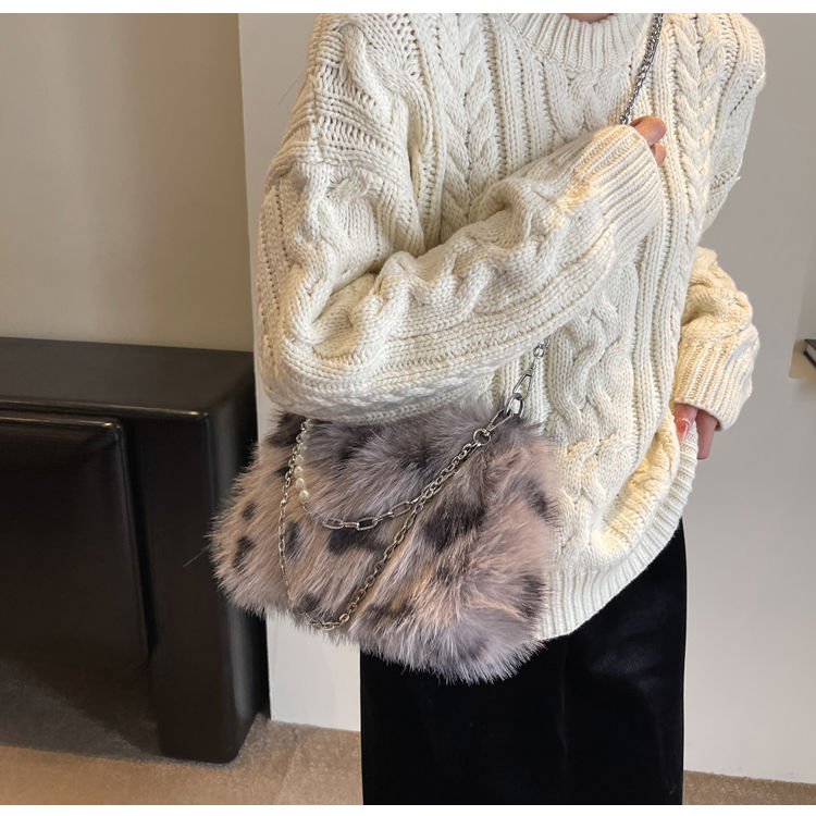 Autunno e inverno per le donne 223 Nuova moda catena coreana sotto le ascelle B Versatile tracolla portatile INS in peluche_voghion.com