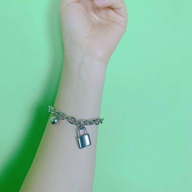 Bracciale di tendenza per coppie con ciondolo a sfera solido in acciaio al titanio e hip hop da strada_voghion.com