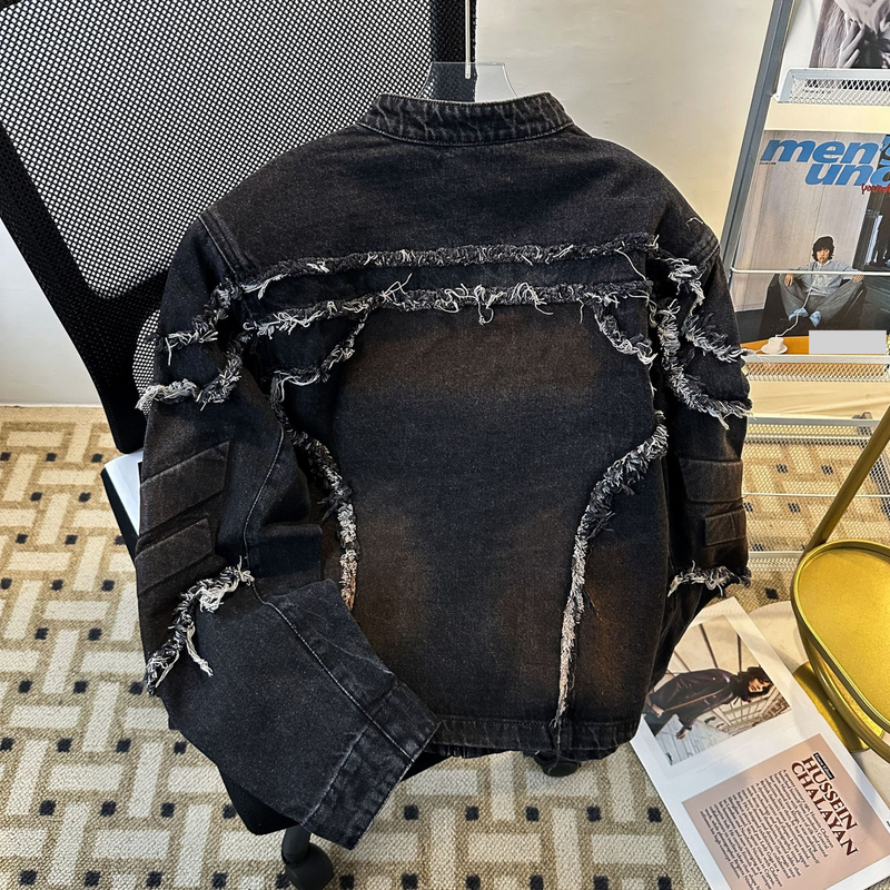 Herren-Jeansjacke im Used-Look mit Stickereien und Schulterpolstern – Bikermantel im Retro-Stil für Herren, locker sitzende Freizeit-Oberbekleidung mit Stehkragen_voghion.com