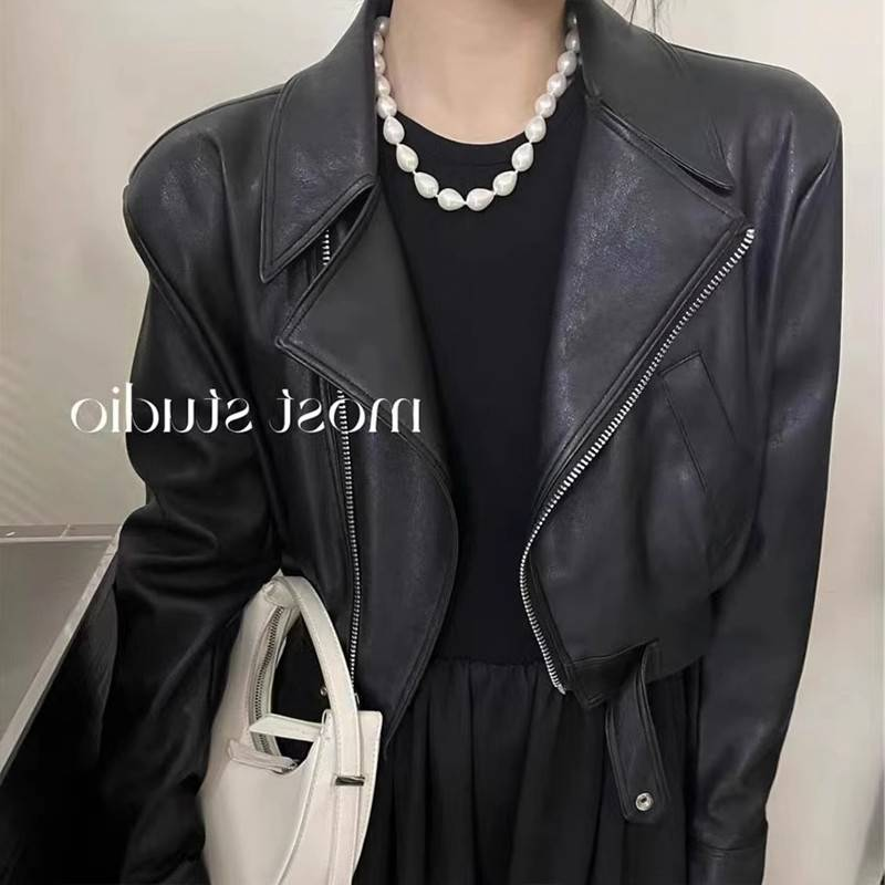 Kurze PU-Lederjacke für Damen – Slim Fit, kurzer Mantel im Biker-Stil mit Reißverschluss, erhältlich in Schwarz/Weiß/Pink/Khaki/Braun_voghion.com