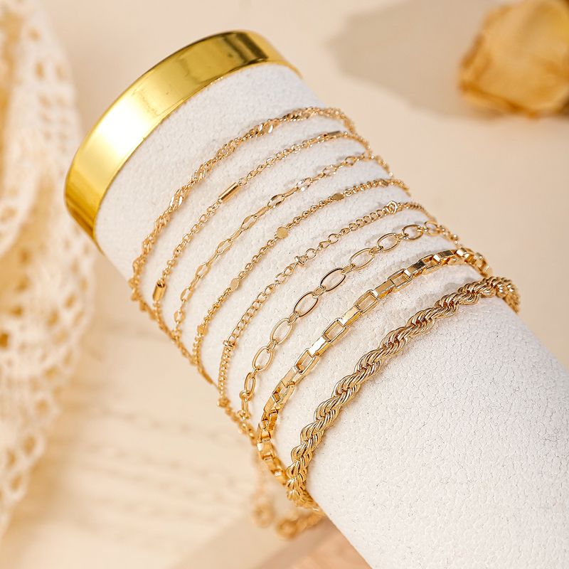 Legierung Schmuck Persönlichkeit Layered Set Mode Mehrschichtiges Armband Achtteilige kubanische Kette für Frauen_voghion.com