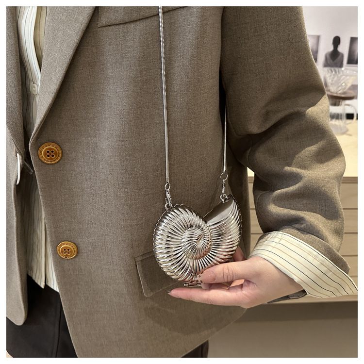 Borse a tracolla da donna: una borsa monospalla semplice e mini con un design a tracolla alla moda per le donne_voghion.com
