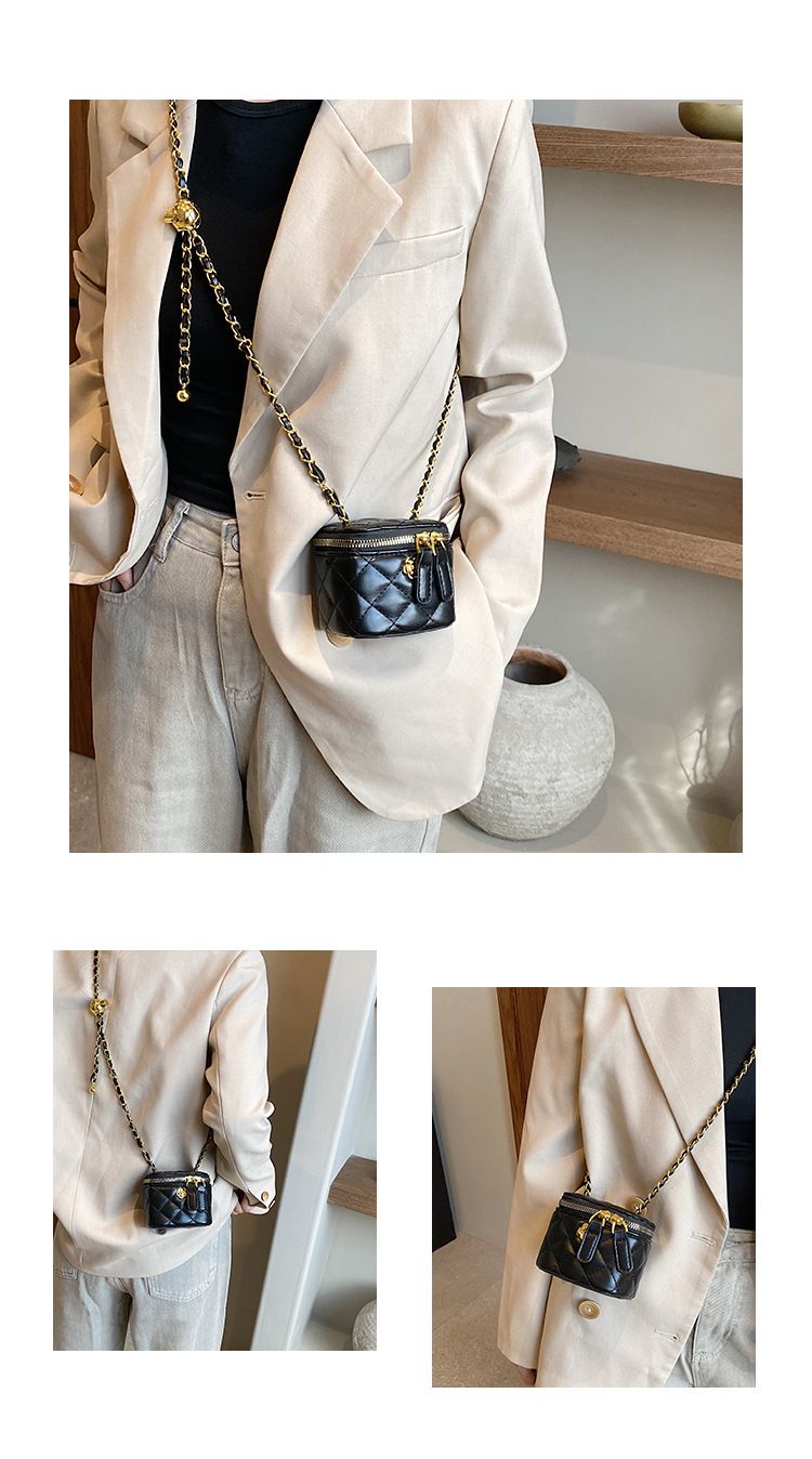 Xiaoxiangfeng Mini Lingge Chain Shoulder for Women 2024 New and Fashionable Crossbody Bag, Popular on the Internet,_voghion.com