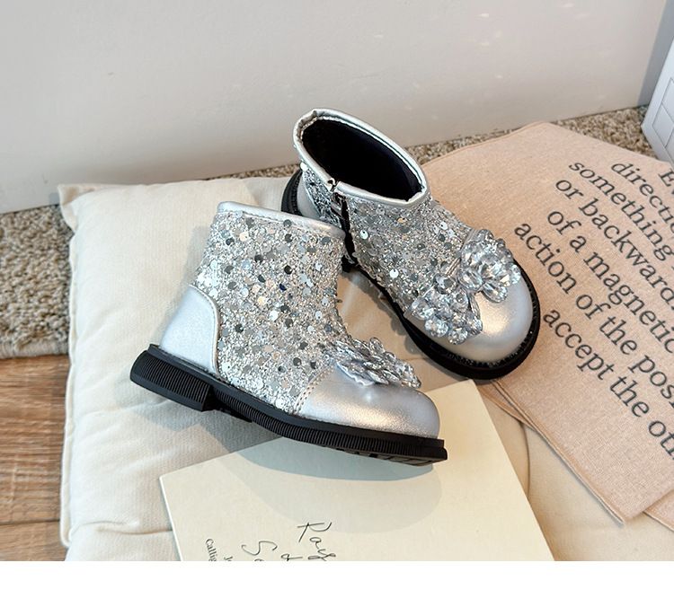 Koreanische Version der kurzen Lederstiefel für Mädchen mit Prinzessinnen-Schleife, neue Martin-Stiefel mit weicher Sohle für den Herbst 2024_voghion.com