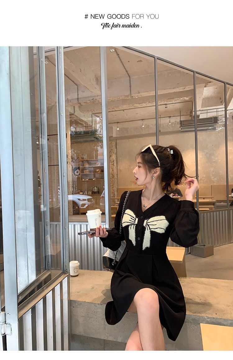 Abito oversize da donna con colletto a V Chubby che trasmette un'atmosfera snellente. Modello corto e lungo con fiocco, stile francese e un grazioso_voghion.com