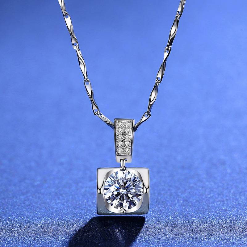 Collana in argento sterling S925 per donna, moda classica D Color Moissanite 1 carato, collana con clavicola con bacio d'angelo_voghion.com
