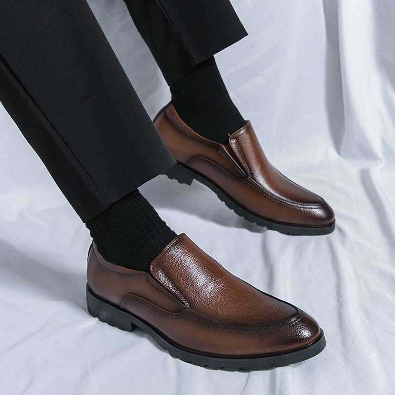 Neue, hochwertige, spitze Freizeitschuhe aus Leder für Herren, Hochzeitsschuhe mit Bullock-Fransen, ein Slip-on-Rindsledersohle, Stylist-Modeschuhe_voghion.com