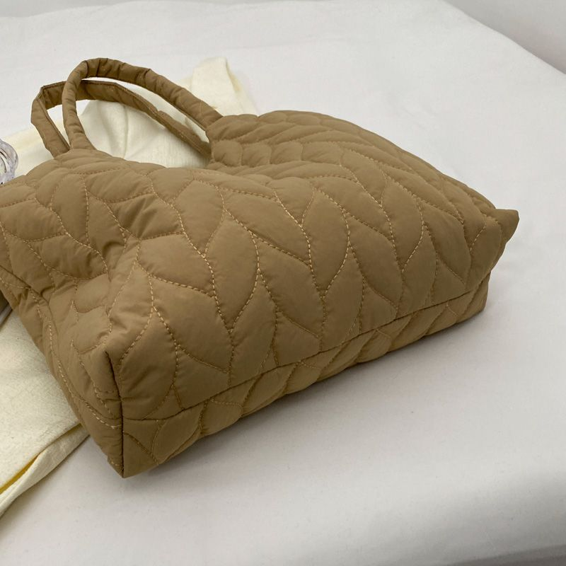 Große weiche Schulter-Seitentasche für Frauen 2023 Frühlingstrend Modedesign Tuch Hand weibliche Handtaschen Tragetaschen_voghion.com