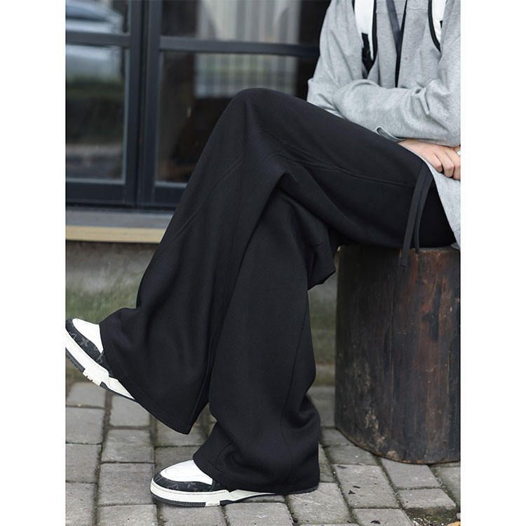Casual joggingbroek met verlaagd kruis voor heren - lichtgewicht joggingbroek van katoenmix met zijzakken, elastische taille en taps toelopende manchetten voor streetwear en loungewear_voghion.com