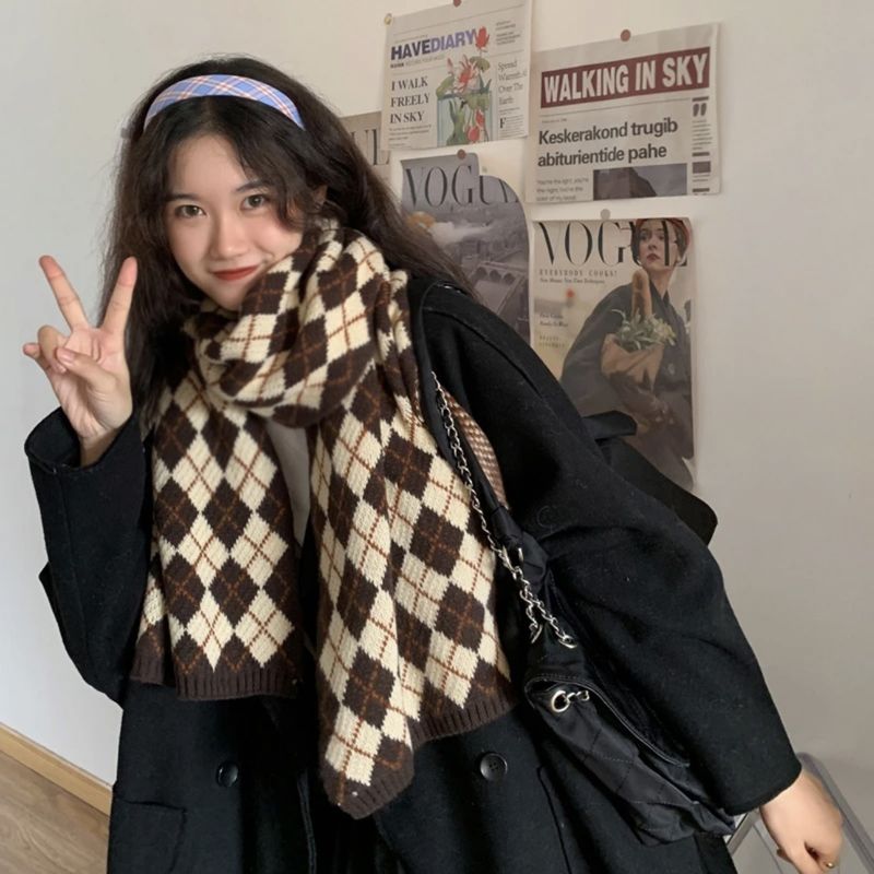 Herbst Winter Damen Schal Koreanische Mode Süß Warm Mittellang Rautenmuster High-End Gestrickter Halswärmer_voghion.com