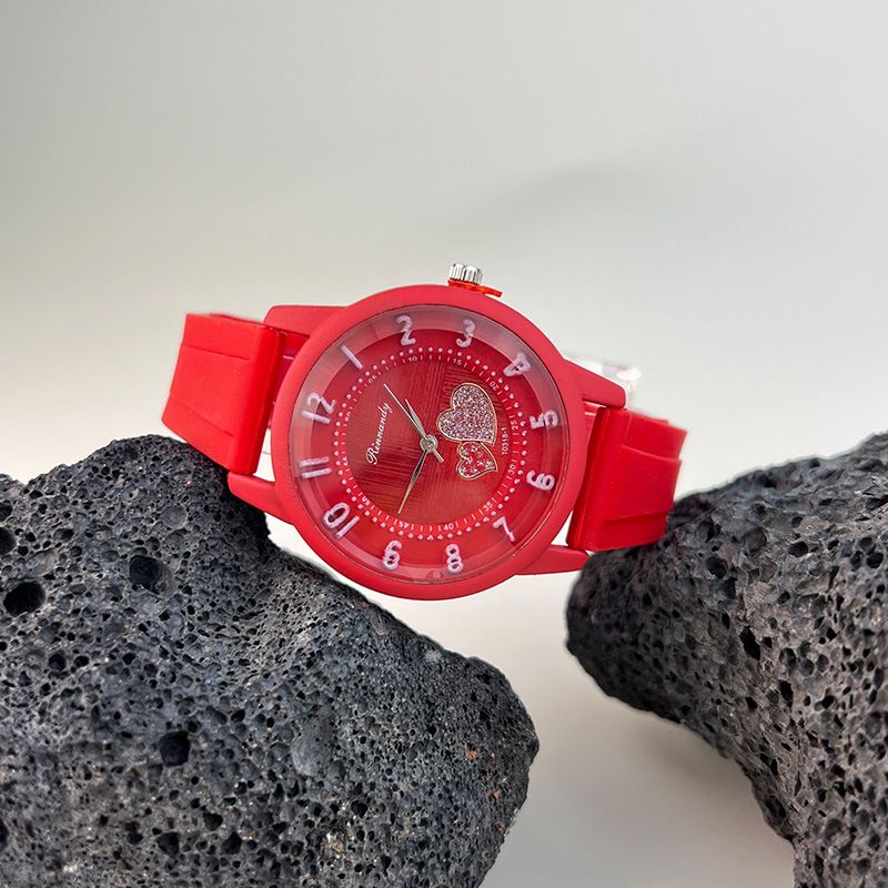 Orologio da donna al quarzo con cinturino in silicone, stile vintage, con scala digitale semplice e cuore, ideale per lavoro quotidiano, compleanno, anniversario, regalo di San Valentino_voghion.com