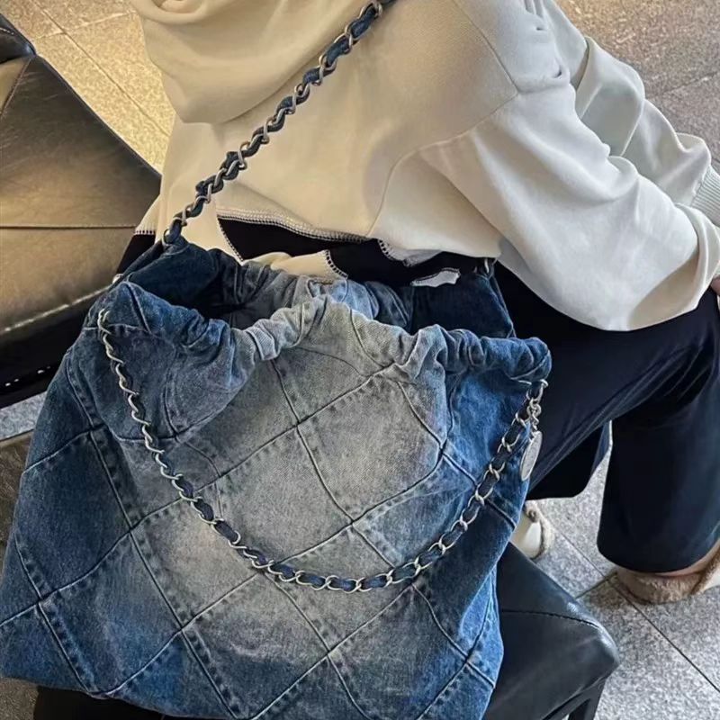 2025 New Small Perfume Style Garbage Large Capacity Fashion Shoulder Handbag_voghion.com