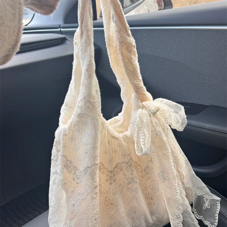 Korean Style Fresh Lace Flower Canvas For Women 2025 New Large Capacity Shoulder Tote Commuter Underarm Bag_voghion.com