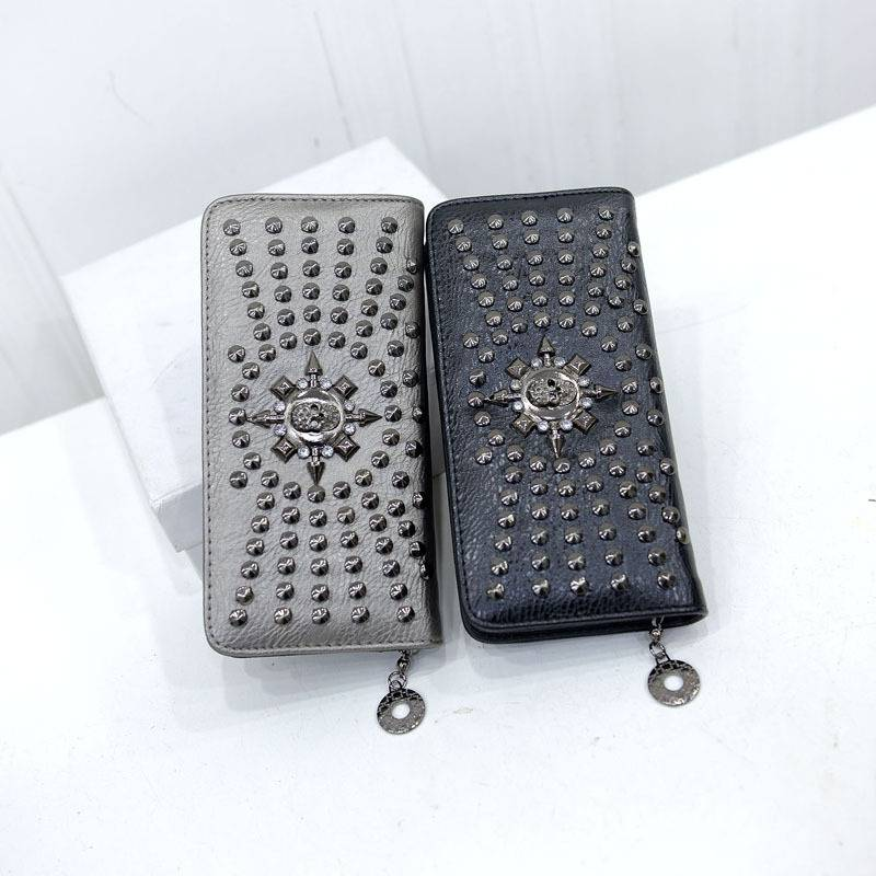 Punk Rivet Skull Long Women's Wallet Large Capacity Zero Wallet Multi Card Handheld Bag Wallet_voghion.com