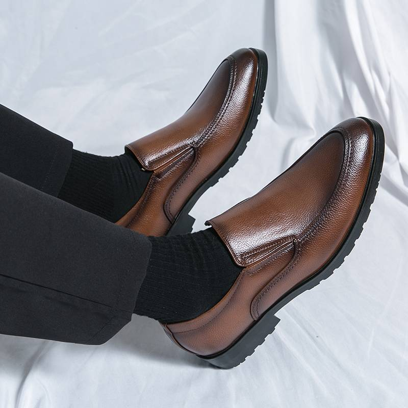 Neue, hochwertige, spitze Freizeitschuhe aus Leder für Herren, Hochzeitsschuhe mit Bullock-Fransen, ein Slip-on-Rindsledersohle, Stylist-Modeschuhe_voghion.com