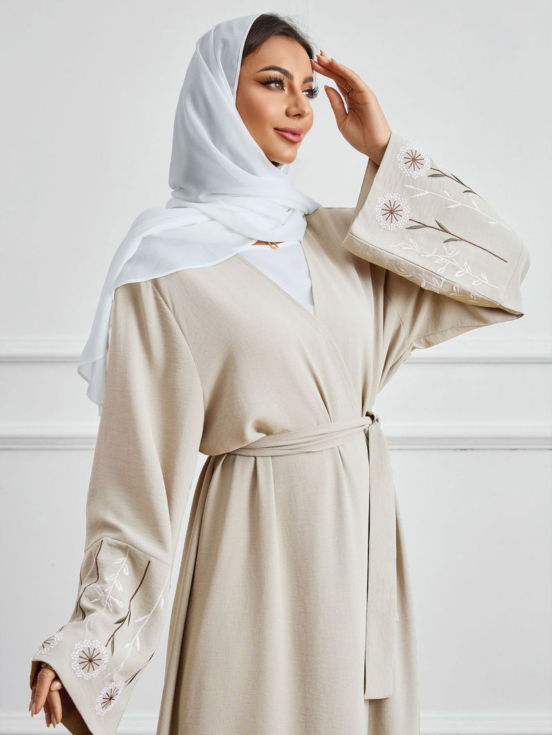 Elegantes langes muslimisches Kleid, modische bestickte Strickjacke aus Polyestergewebe mit langem Gewand im Taillengürtelstil_voghion.com