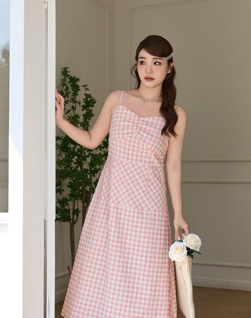 Plus Size Wrap Dress With Ruffles Plaid Print High Waist Slimming Spaghetti Strap Dress For Curvy Women Chic A-Line Dress_voghion.com