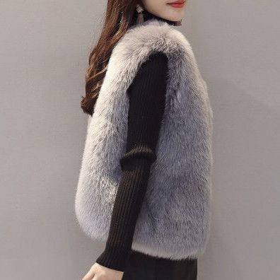 Gilet matelassé en fausse fourrure pour femme – Doudoune courte sans manches au toucher velours luxueux (S-2XL) – Vêtement d'extérieur gris élégant pour superposer les vêtements d'hiver_voghion.com