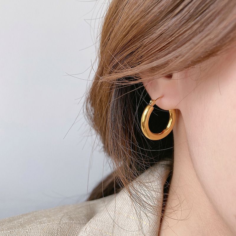 Cirkeloorbellen voor vrouwen in stijl niche-ontwerp kleine eenvoudige koude stijl persoonlijkheidsoorbellen oorbellen_voghion.com