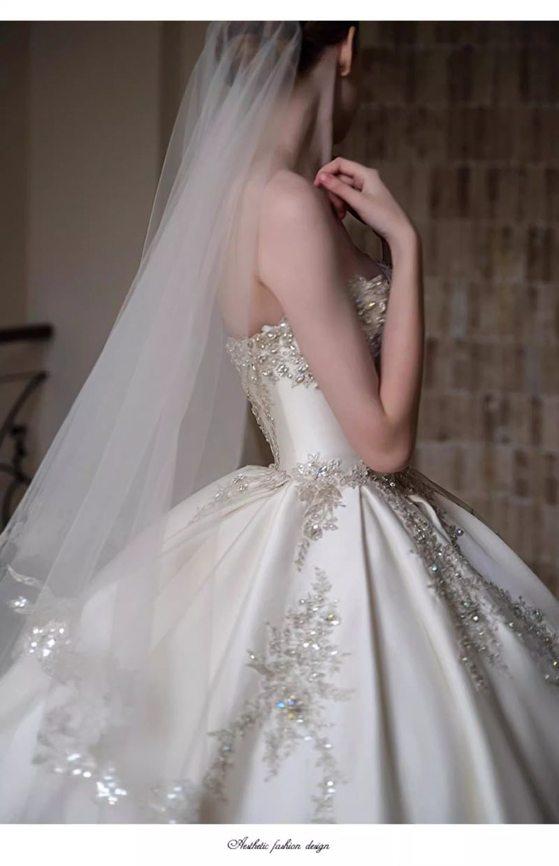 Vintage Satin Strapless Wedding Dress – Elegant A-Line Bridal Gown With Long Train, Lace Detailing & Adjustable Corset Back (XS-XXL)_voghion.com