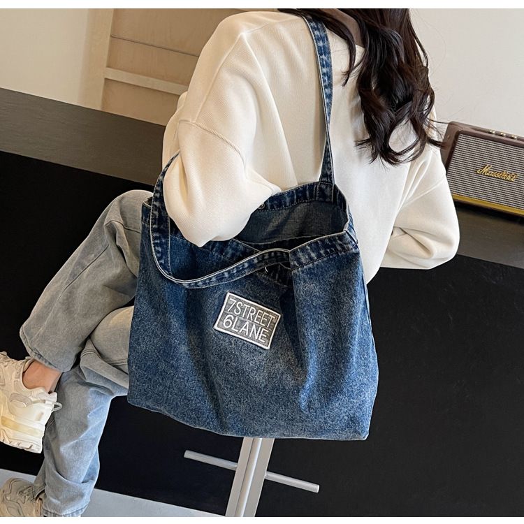 Stor volumen Tote denimtaske med broderet monogram enkelt skuldertaske_voghion.com