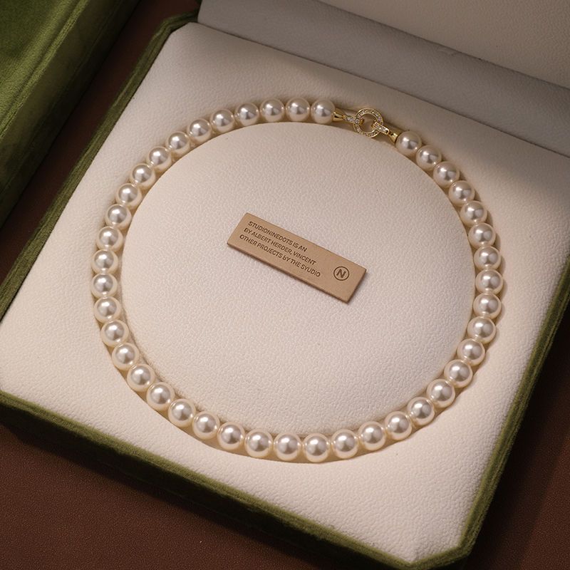 2025 New Light Luxury Design High-end Shijia Bead Pendant Necklace Choker_voghion.com