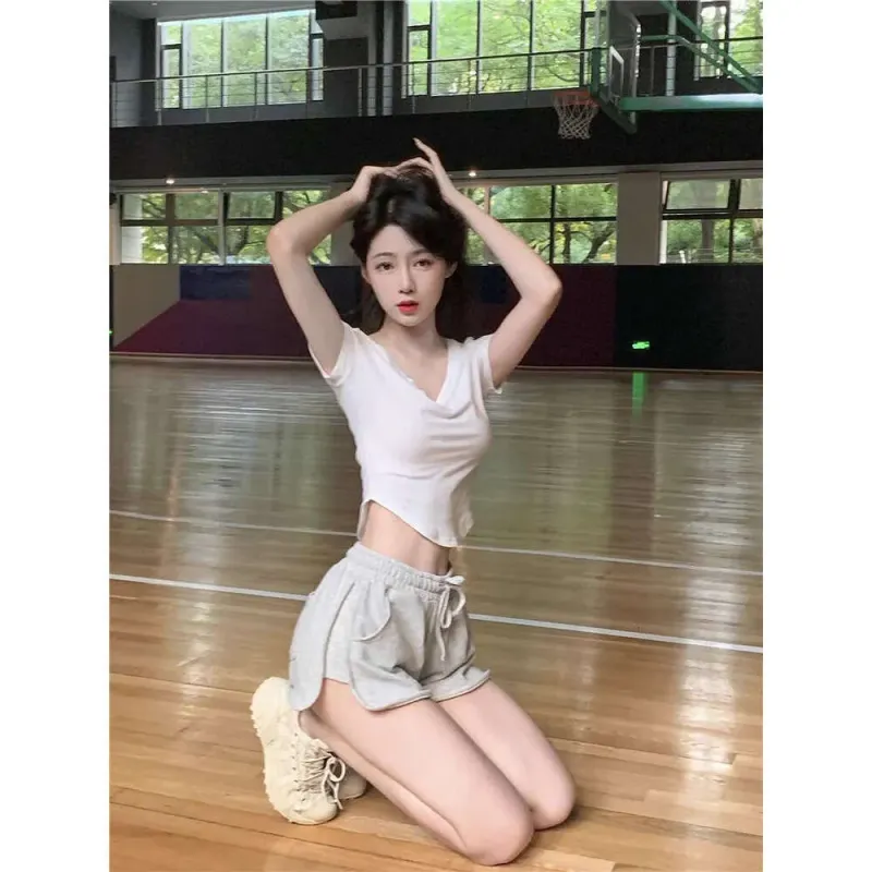 Set di due pezzi alla moda per pantaloni casual aderenti con elastico in vita e maniche corte in cotone sportivo puro desiderio per le donne_voghion.com