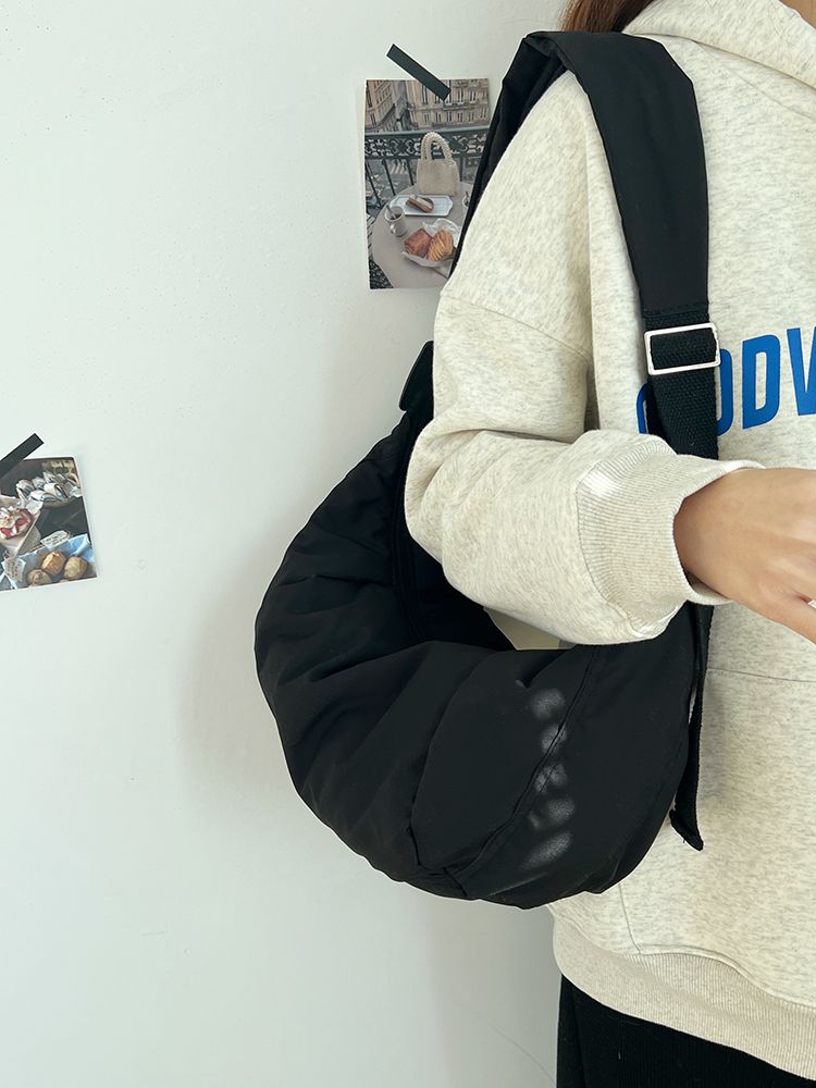 Crossbody für Damen im Herbst Winter 2024, neue Baumwoll-Freizeittasche, Daunenknödel, große Kapazität, einfach und_voghion.com