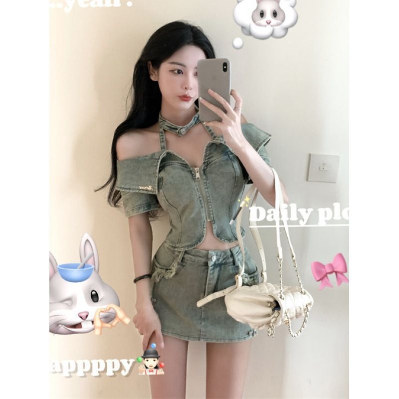 Conjunto de dos piezas de camiseta y top de mezclilla con cuello halter y hombros descubiertos para mujer, falda midi ajustada de verano_voghion.com