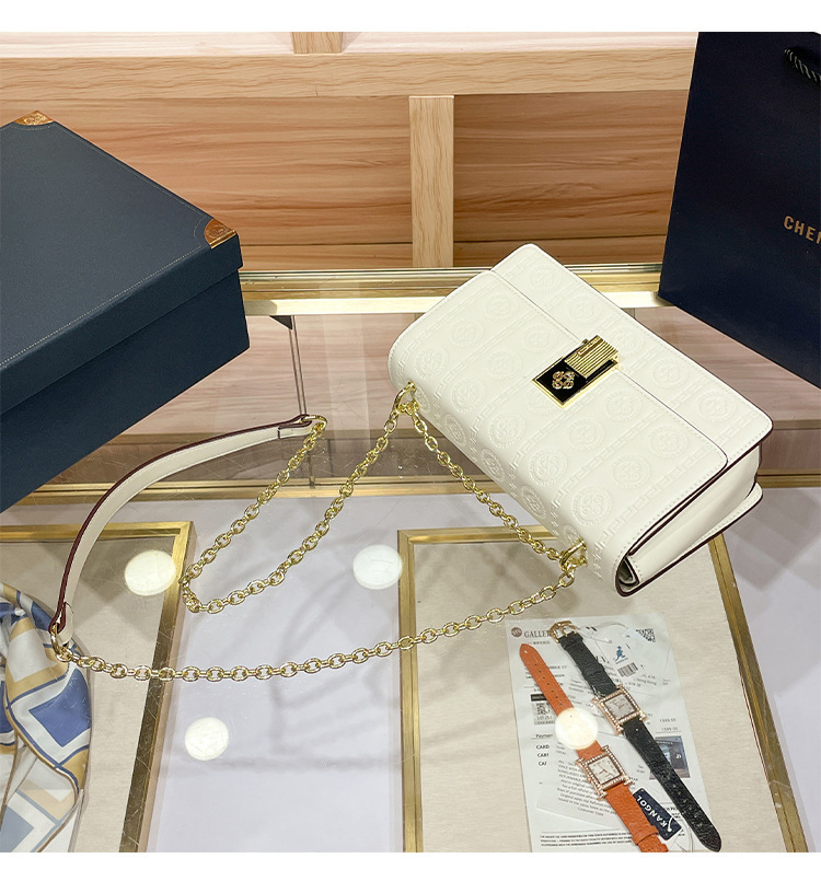 Borsa quadrata senior da donna di nuova moda, senso della borsa a tracolla con catena a tracolla temperamento a spalla singola di lusso leggero_voghion.com