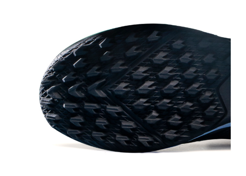 Lave fotballsko Herretreningssko Høykvalitets fotballsko med brukne negler_voghion.com