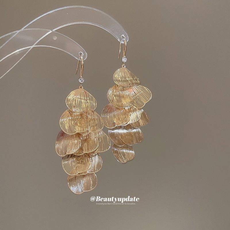 Orecchini in metallo con nappa a petalo cavo, leggeri, di lusso, di alta qualità, alla moda, design unico_voghion.com