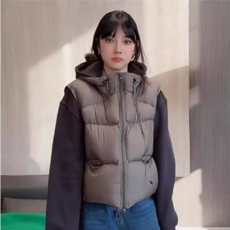 Women's Puffer Vest With Hood – Lightweight Down Filler, Oversized Fit, Short-Length For Petite & Casual Style_voghion.com