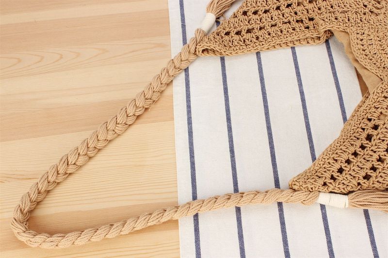 Borsa di paglia alla moda intrecciata a mano borsa a triangolo cavo di nicchia borsa a tracolla per pendolari borsa per le vacanze al mare_voghion.com