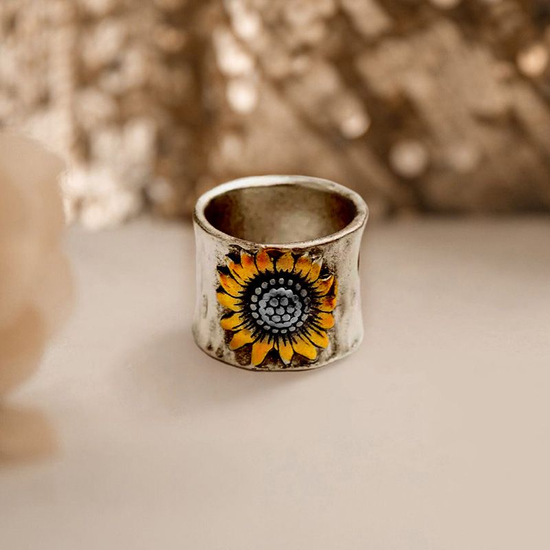 Cao Shi Wide Edition Couple Sunflower Pattern Ring, Sun Creative Ring_voghion.com