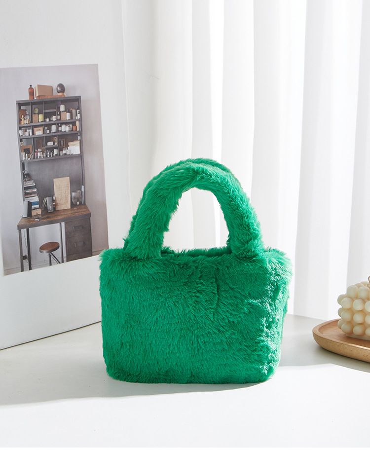 Koreanische Version der modischen lässigen süßen Pelztasche, die diesjährige neue Cartoon-Handtasche für Frauen, personalisiert und einfach_voghion.com