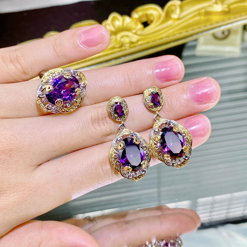 Diamanti viola italiani placcati in oro con pendente di ametista in oro bicolore e orecchini ad anello aperti_voghion.com