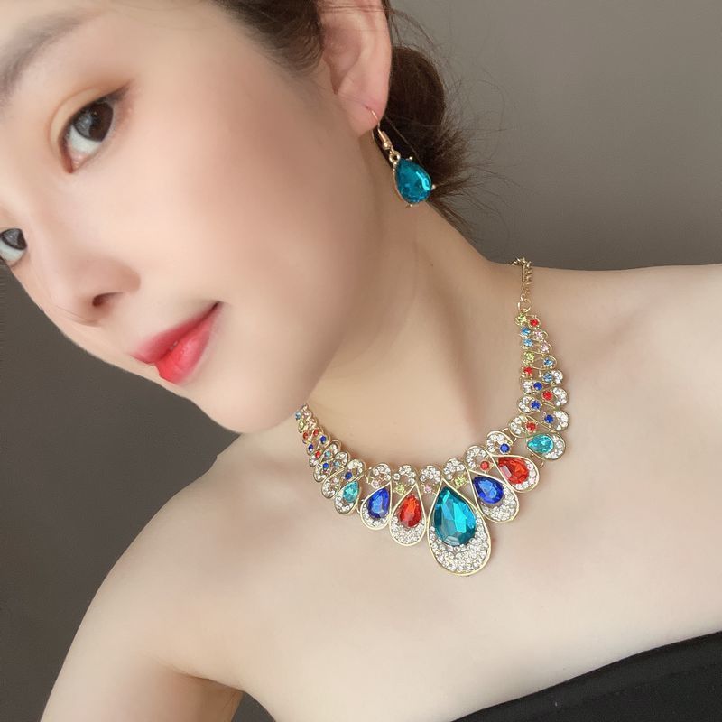 Collana corta da donna con decorazione in cristallo esagerato, collana colorata con catena a clavicola, orecchini, set di accessori per banchetti_voghion.com