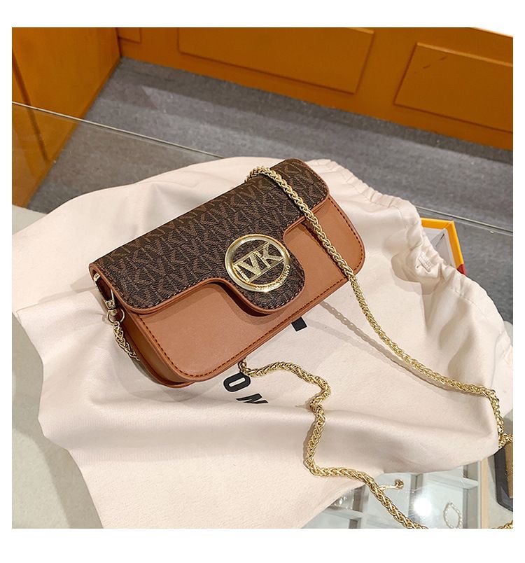 2023 Zomer Nieuwe Tas Damesmode Europese en Amerikaanse Contrast Bedrukte Ketting Een Schouder Crossbody Grote Capaciteit Kleine Vierkante Tas_voghion.com