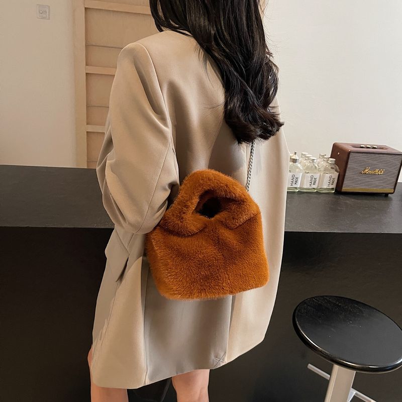 Borsa a mano soffice da donna 2025, nuova borsa a tracolla con catena di nicchia alla moda, invernale, in pelliccia_voghion.com