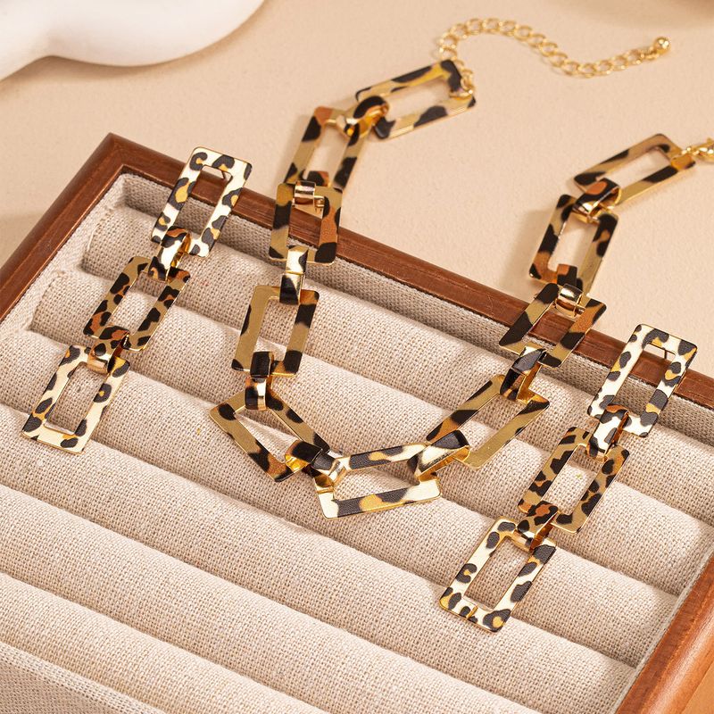Leopard Trendy Print Cuban Thick Hip-Hop Simple Elegant Geometric Clavicle Chain Personality Fashion_voghion.com