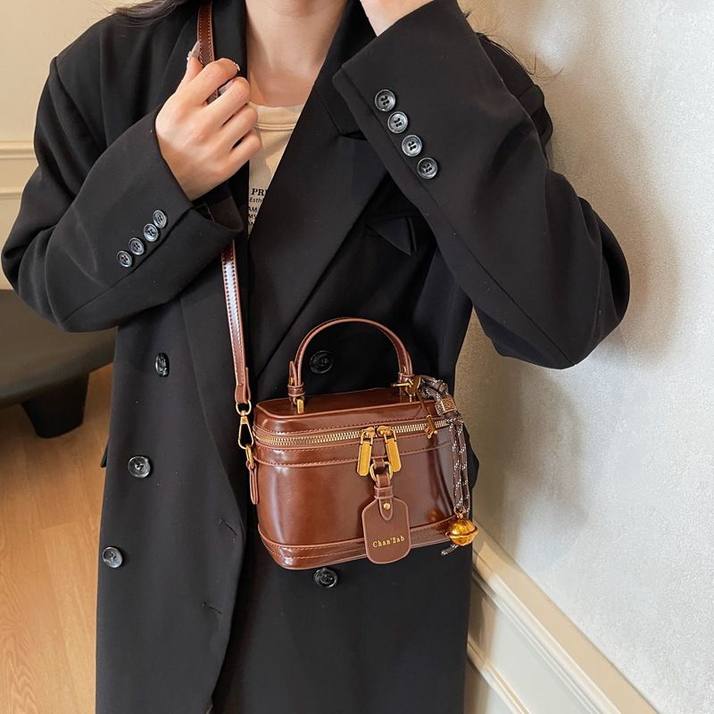 2024 neue High-End-Nischendesign-Box-Handtasche, beliebte Umhängetasche für Damen mit einer Schulter_voghion.com