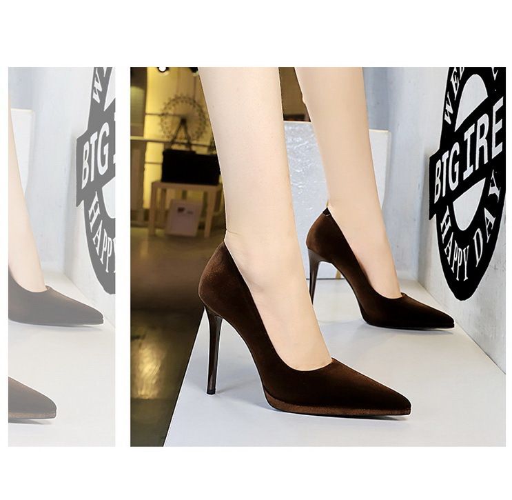 Chaussures élégantes à talons hauts pour femmes, avec plateforme, bout pointu et design à enfiler pour soirées – Noir, bordeaux, bleu marine et café_voghion.com